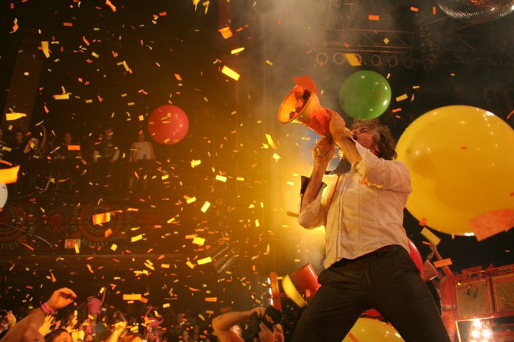 wayne-coyne-of-the-flaming-lips-in-orlando-by-kisses-and-noise